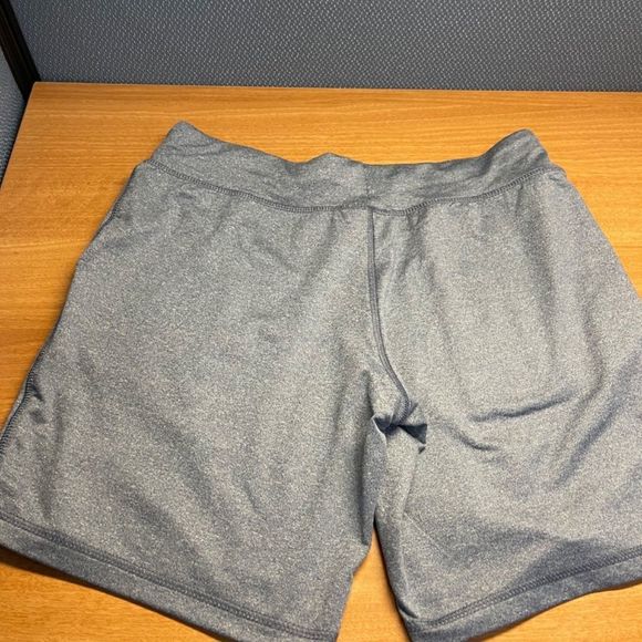 Women’s Emily B athletic shorts size M - Picture 6 of 7
